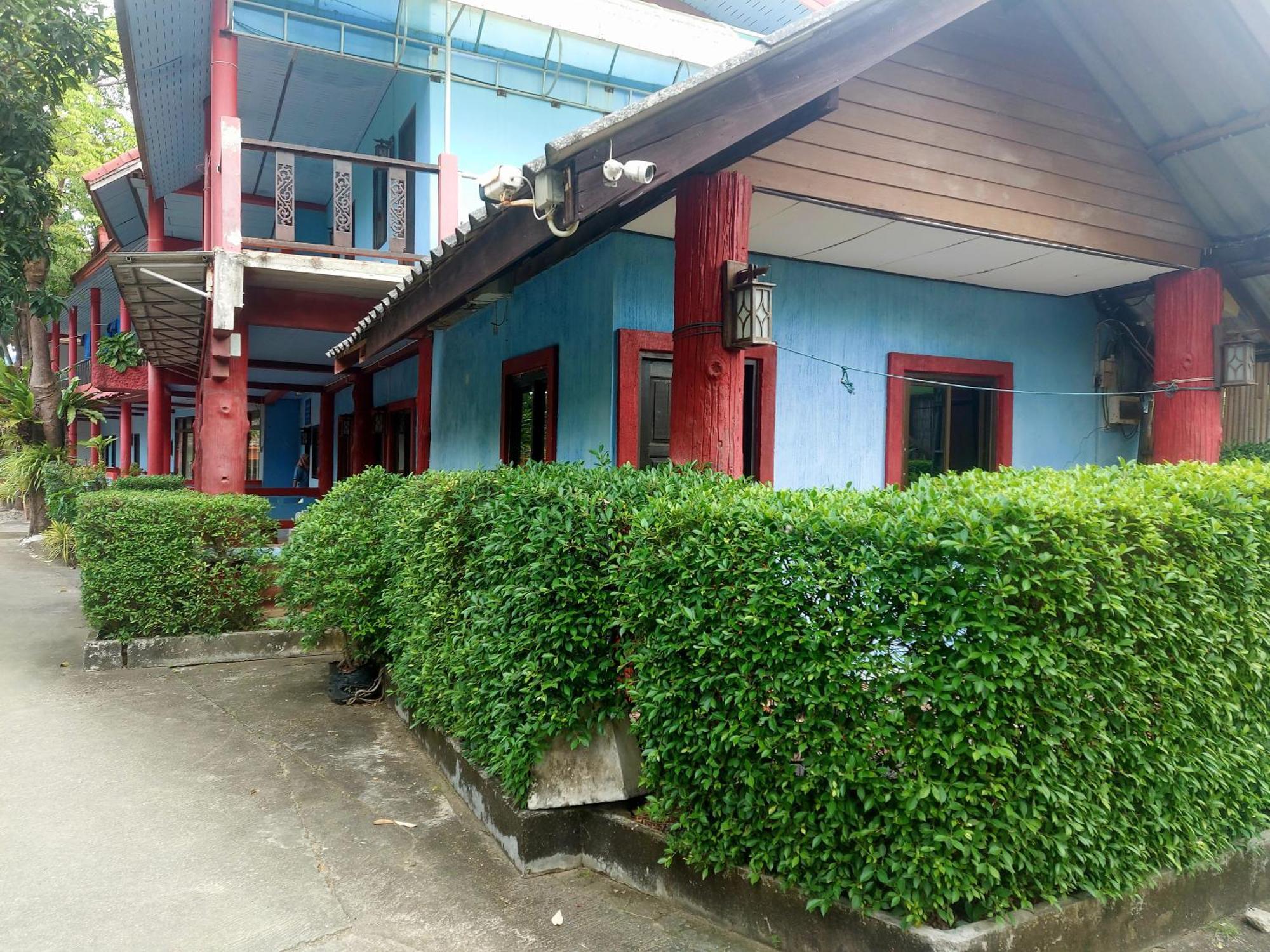 Blue Andaman Lanta Resort Ko Lanta Esterno foto