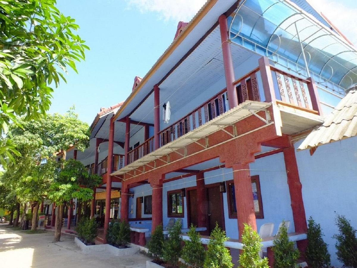 Blue Andaman Lanta Resort Ko Lanta Esterno foto
